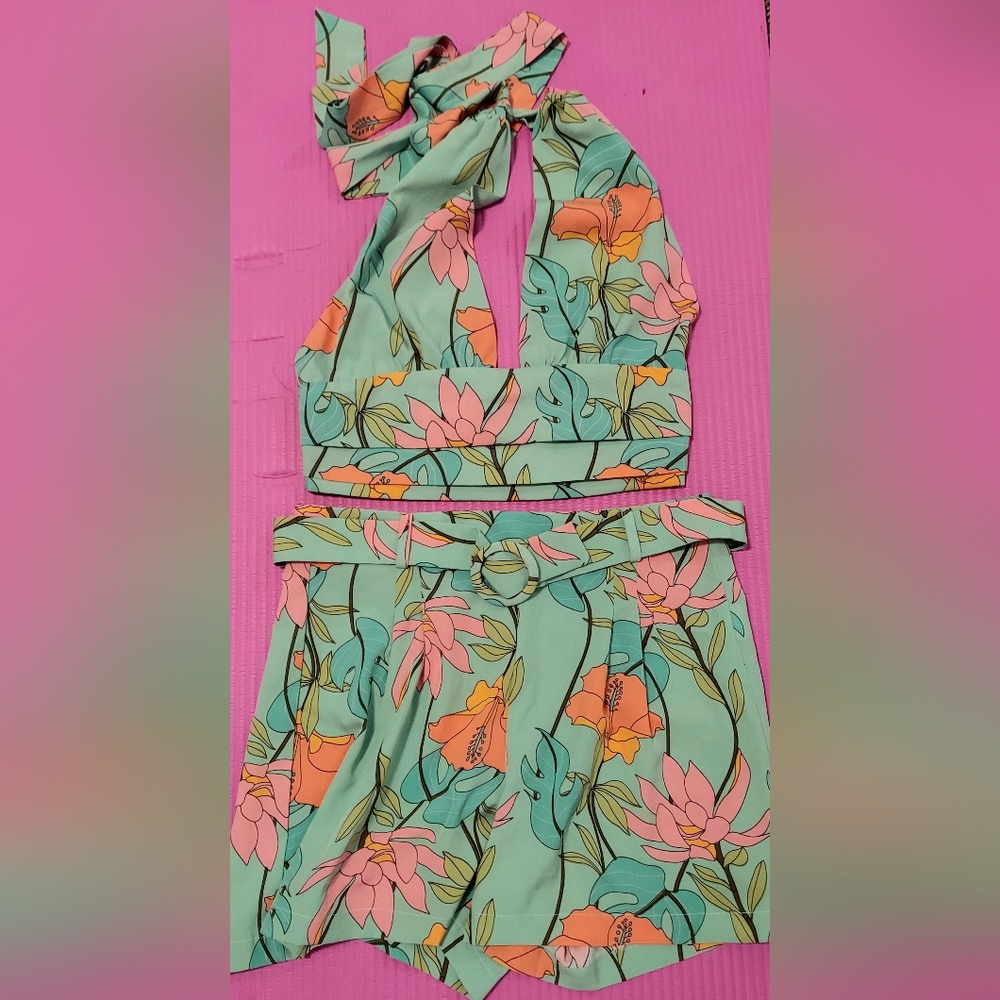 Molly Bracken Floral Halter Top And Shorts Set - Picture 3 of 13